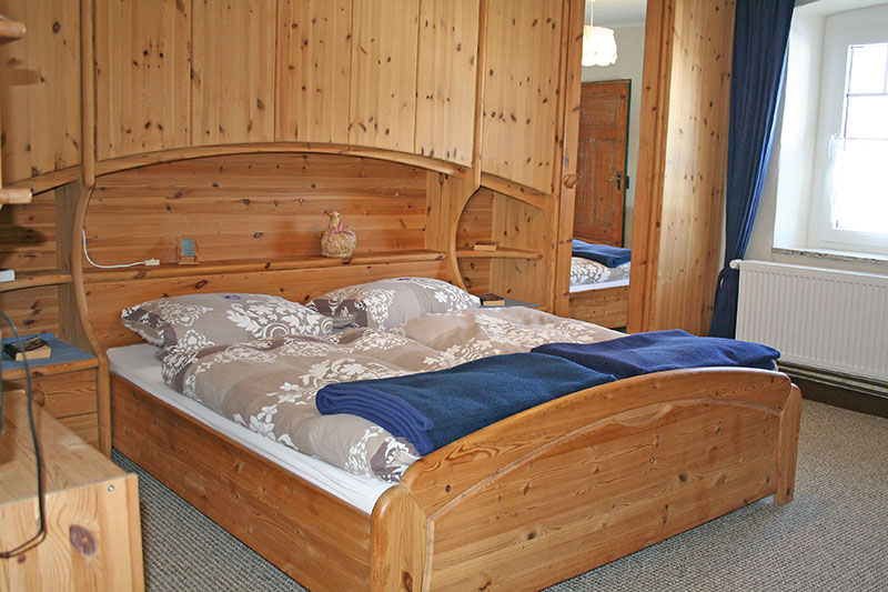 Großes Schlafzimmer